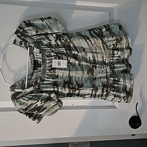 BEAUTIFUL SUMMER TOP COLD SHOULDER Brand NEW with tags